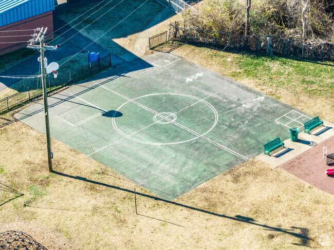 Tulip Grove Elementary School has a basketball court.