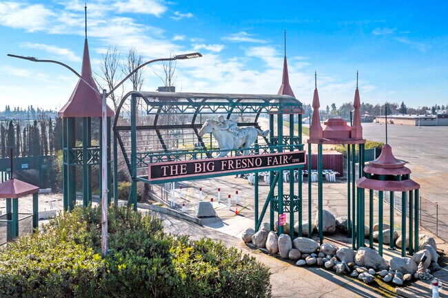 The Fresno Fairgrounds, which hosts the area's annual fair, is close to Huntington residents.