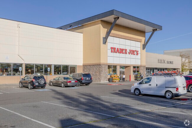 Trader Joes offers residents of The Summit a perfect spot to grab groceries in Silverdale WA.
