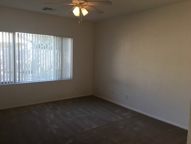 9128 W Berkeley Rd, Phoenix, AZ 85037 - photo 5
