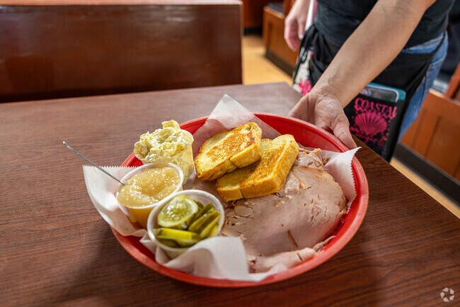 Smoke'n Pit BBQ is a staple for souther style food in North Fort Myers.