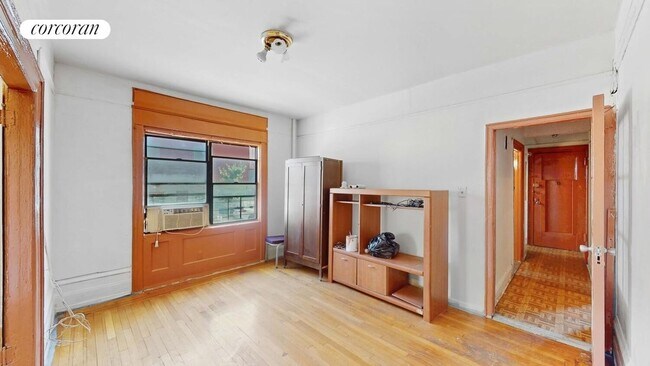 31-04 32nd St, Astoria, NY 11106 - photo 6