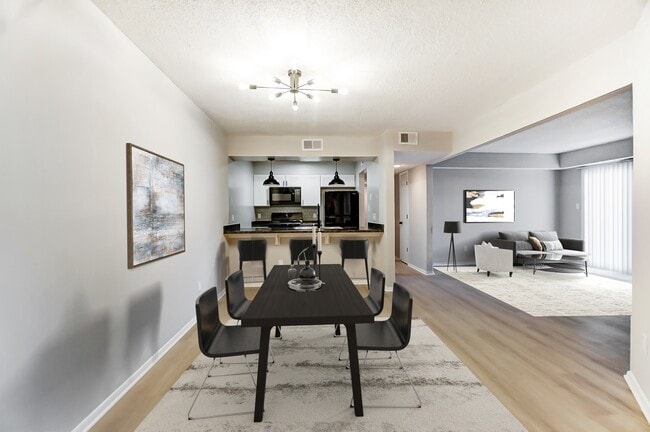 Coventry Court West Apartments, Fort Wayne, IN 46804 - photo 3