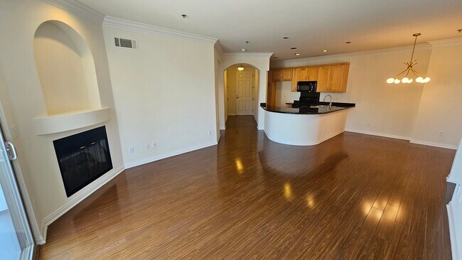 949 N Croft Ave unit 203, West Hollywood, CA 90069 - photo 7
