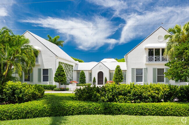 Port Royal features many homes with thoughtfully designed landscaping.