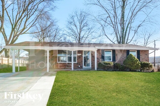 11024 Acton Dr, Saint Louis, MO 63123 - photo 2