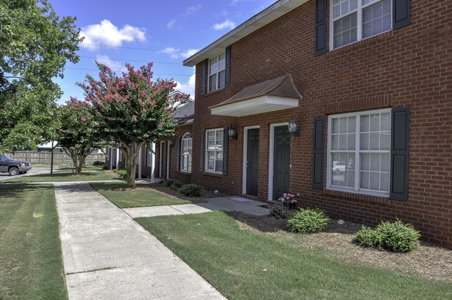 575 S Erwin St unit 504, Cartersville, GA 30120 - photo 2