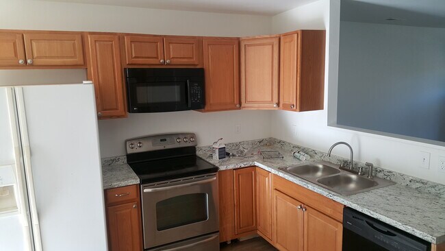 224 Griffin Mill Rd unit A, Pickens, SC 29671 - photo 3