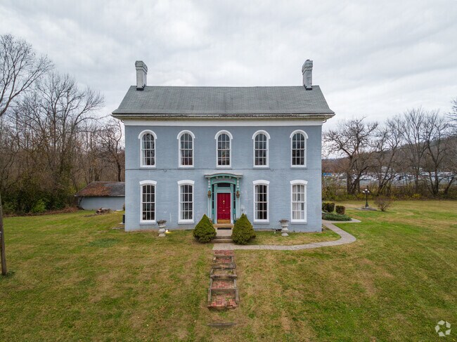 Many of the homes in New Albany resemble Victorian architecture.