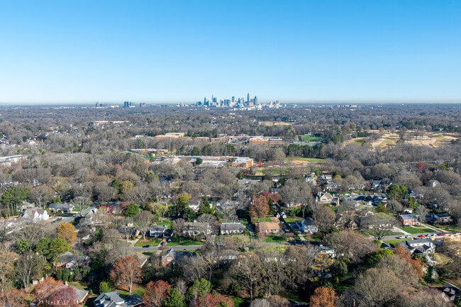 Barclay Downs sits on the rolling hills just outside of the beautiful city of Charlotte.