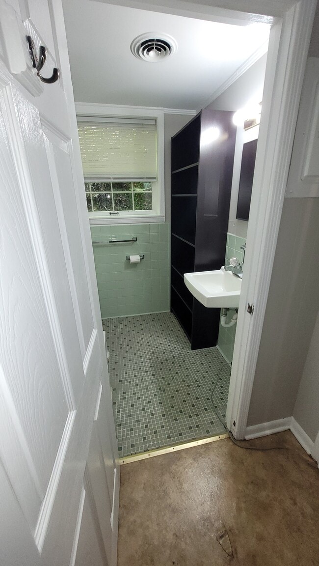 129 Reservoir Ridge Dr unit 122 Res Rdg Downstai, Cullowhee, NC 28723 - photo 6