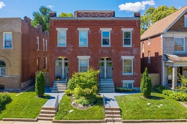 4044 Russell Blvd unit A, Saint Louis, MO 63110 - photo 2