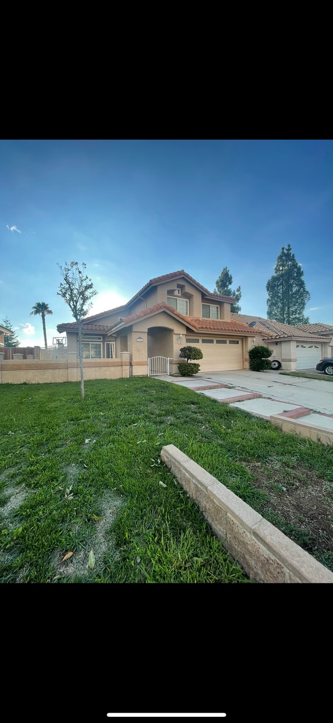 10966 Larkspur Way, Yucaipa, CA 92399