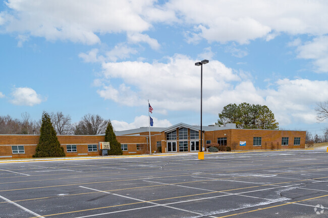 Corydon Elementary School has a student-teacher ratio of 17 to 1.