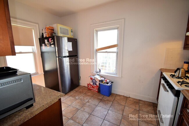 27 Pratt St unit 2, Allston, MA 02134 - photo 3