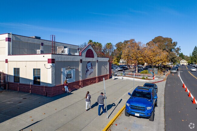 Jean Callison Elementary School is located walking distance to homes and the park.