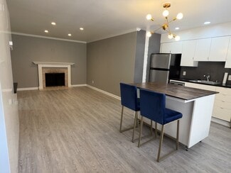 5121 W 75th St Unit 1, Prairie Village, KS 66208