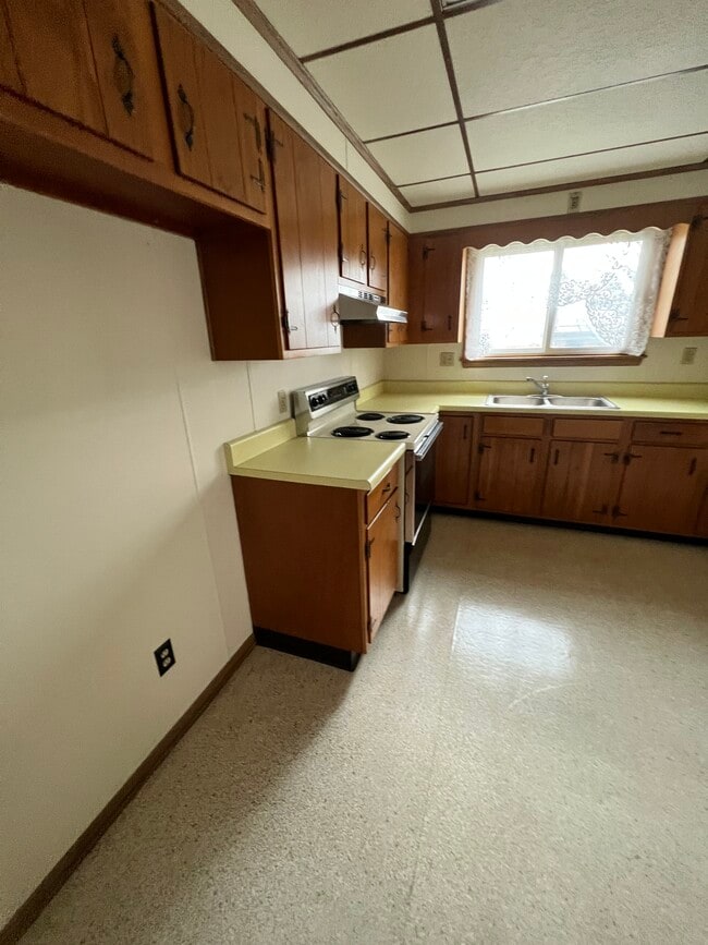 330 W Catherine St unit 1, Somerset, PA 15501 - photo 3