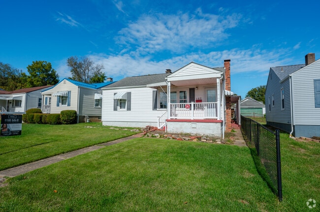 Due to flood risks from the Ohio River, some houses stand on an elevation in Shadyside.