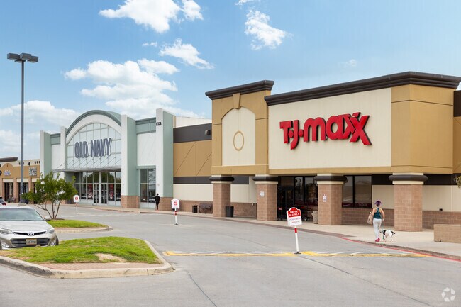Shoppers can enjoy a weekend at The Forum for all your shopping needs near Schertz.