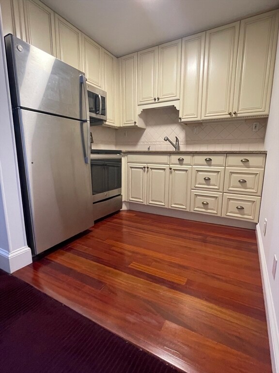 186 Commonwealth Ave unit 516, Boston, MA 02116 - photo 1