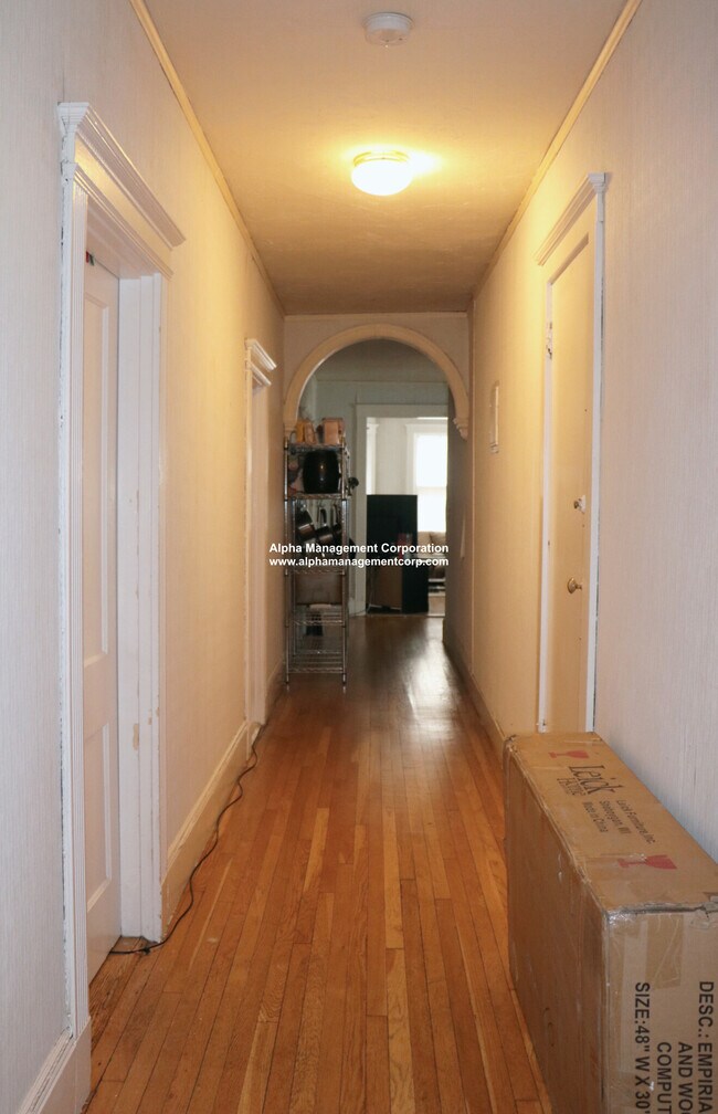 73 Longwood Ave Unit 2R, Brookline, MA 02446