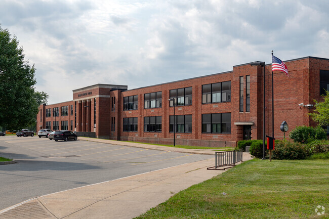 With a student-teacher ratio of 11:1, the Lyndon H. Strough Middle School is above average.