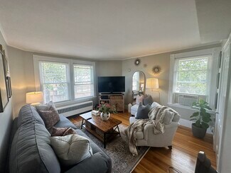 25 Elm St Unit 2R, Quincy, MA 02169