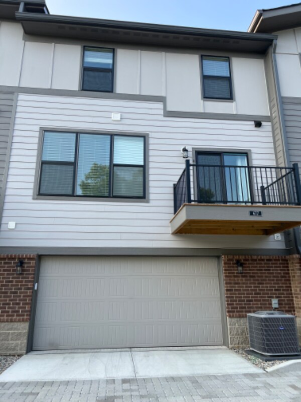 677 Golborne St, Carmel, IN 46032 - photo 5