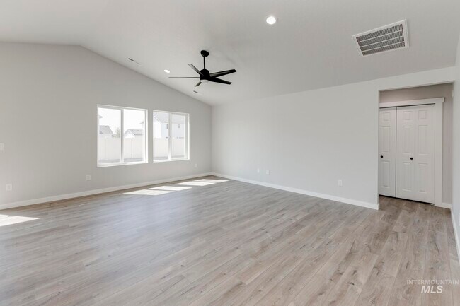 9094 W Camellia St, Nampa, ID 83687 - photo 6