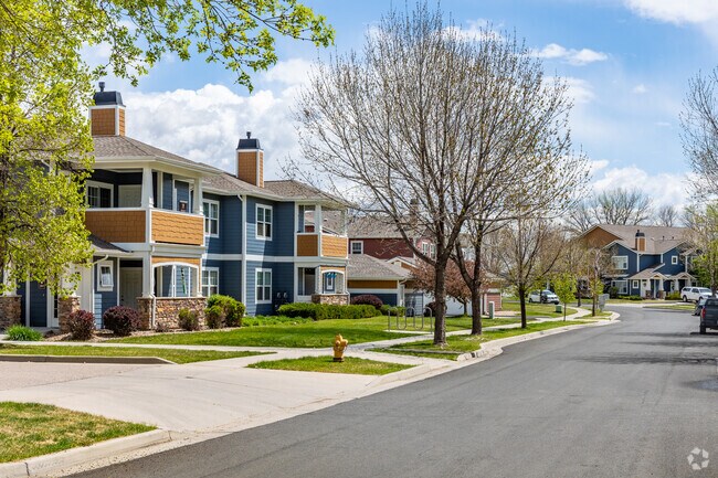 A small selection of condos are also available in Westchase