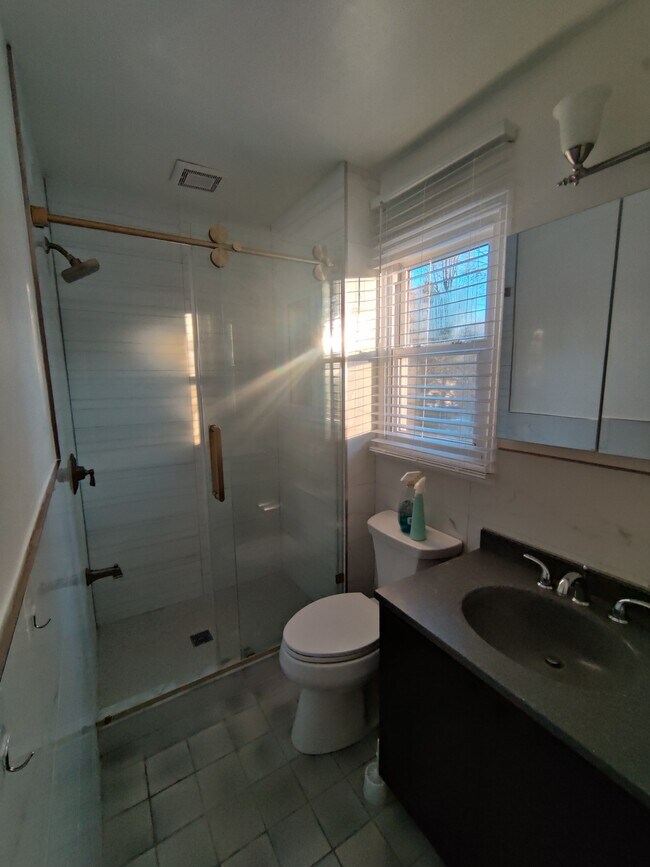 8 Deborah Dr Unit 2, Edison, NJ 08820