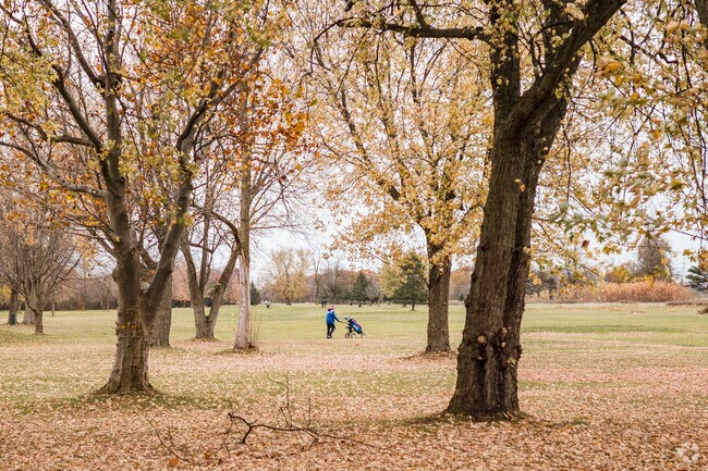 Hyde Park also features a public golf course for relaxed weekend rounds.
