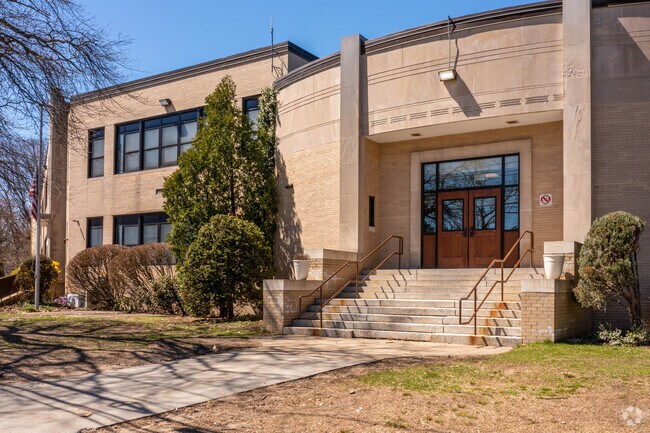 Auburndale Neighborhood Williams School 141 Grove St 5