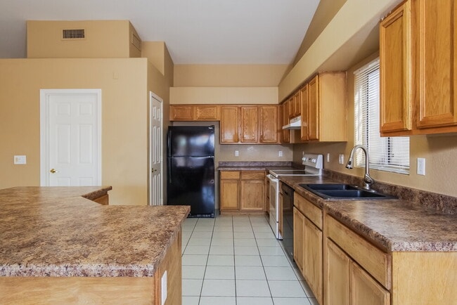 2203 E Edna Ave, Phoenix, AZ 85022 - photo 7