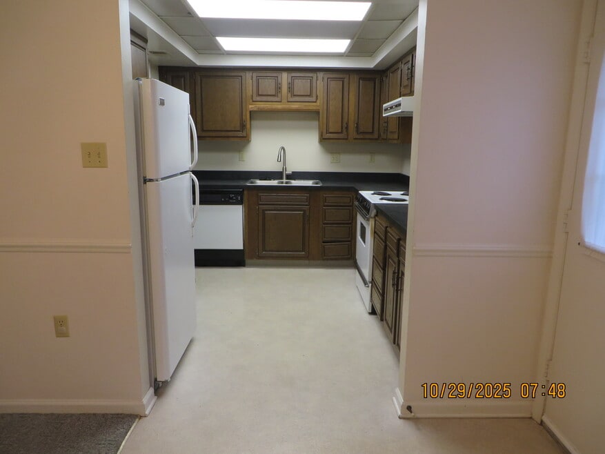 2016 E 10th St, Anderson, IN 46012 - photo 1