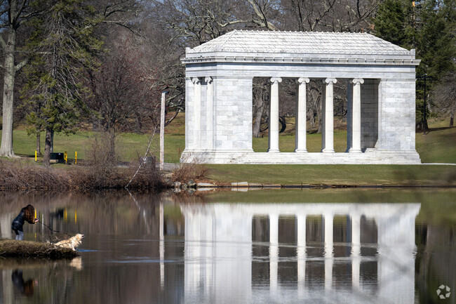 The Temple to Music in Roger Williams Park Adjacent to The Parkview Neighborhood makes a Beautiful Backdrop for Pet Pictures