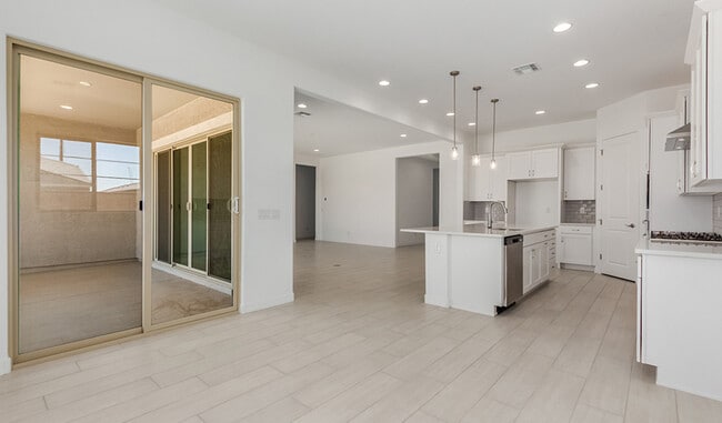 21640 E Roundup Way, Queen Creek, AZ 85142 - photo 3