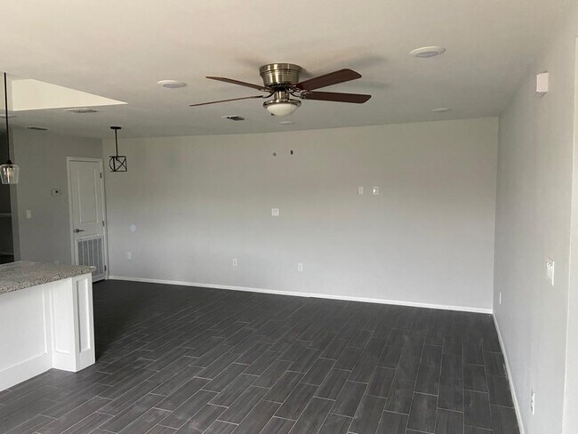 1405 Glasscock Ave, Harlingen, TX 78550 - photo 5