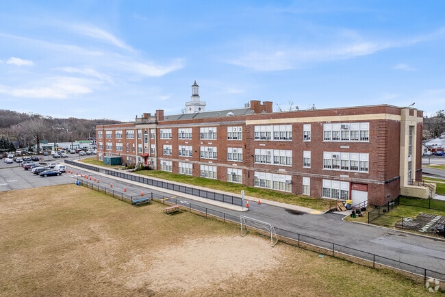 Richard J. Bailey Elementary School serves families living in the White Plains community.