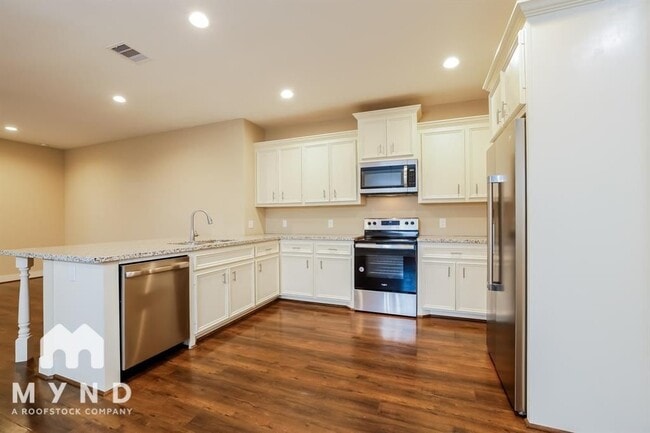 5003 Higgins St, Houston, TX 77033 - photo 6