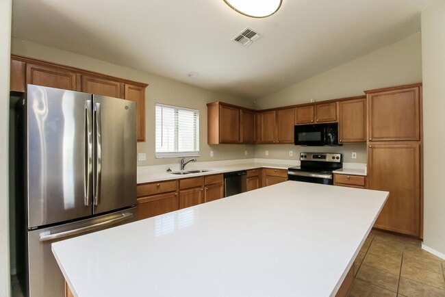 39433 N Parisi Cir, San Tan Valley, AZ 85140 - photo 6