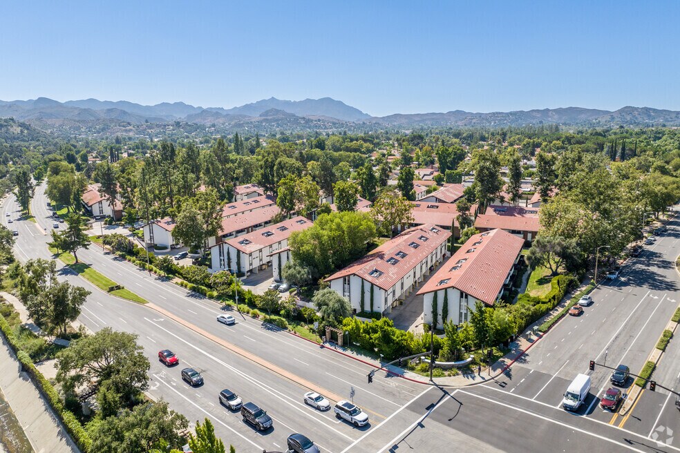 V2_Neighborhood_WestlakeVillage_10172023