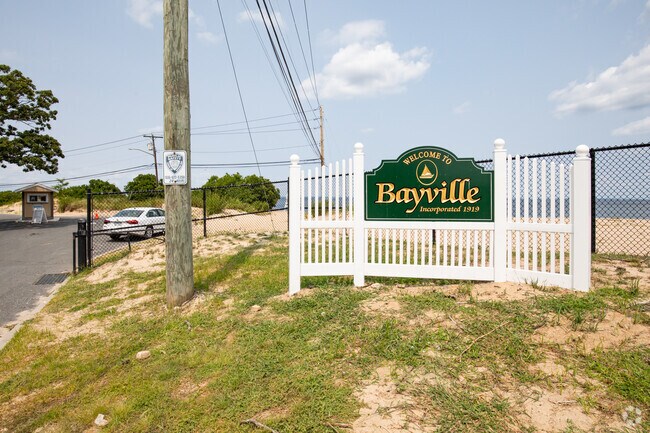 Welcome to Bayville, founded in 1919.