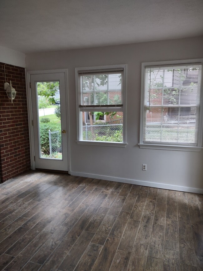 604 Shamrock Rd, Charlottesville, VA 22903 - photo 7