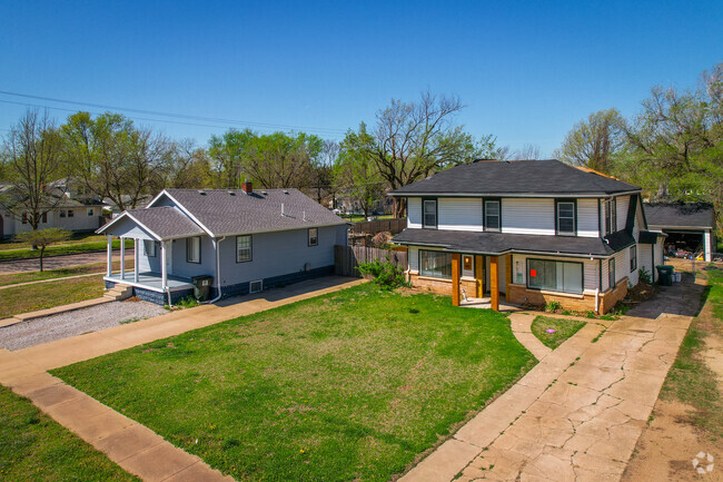 Great side lot driveways are common in Delano.