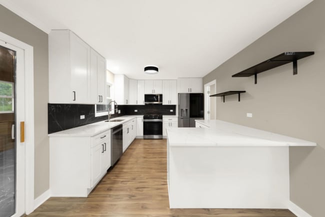 990 Whitehall Way, Crystal Lake, IL 60014 - photo 6