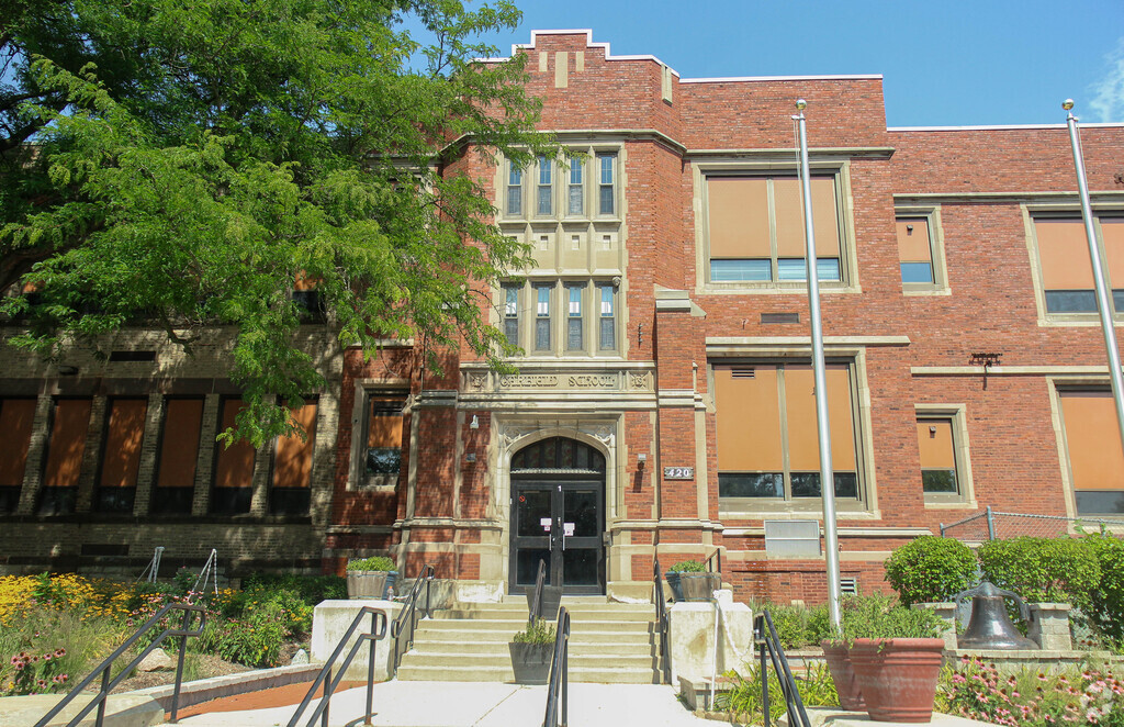 Garfield Elementary School provides education to the residents in the neighborhood of 
Elgin