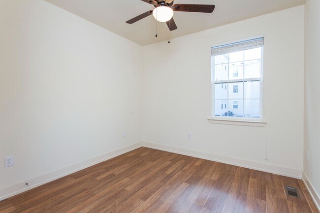 697 W Berks St unit 1, Philadelphia, PA 19122 - photo 6