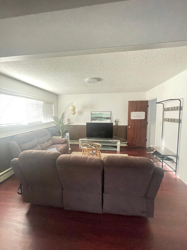 7001 Sherwood Ave Unit 2, Anchorage, AK 99504